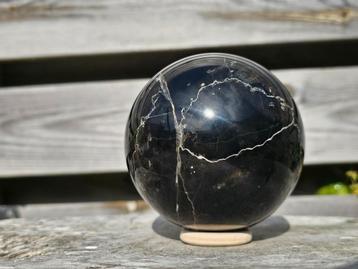 Grote zwarte marmer bol van 10 cm beschikbaar voor biedingen