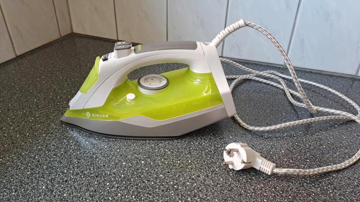 Singer strijkijzer, Witgoed en Apparatuur, Strijkijzers en Strijkplanken, Gebruikt, Strijkijzer met snoer, Ophalen of Verzenden