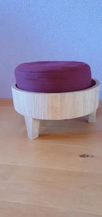 Blank houten rond meditatie krukje met kussentje, Huis en Inrichting, Banken | Voetenbanken en Poefen, Ophalen, Minder dan 50 cm