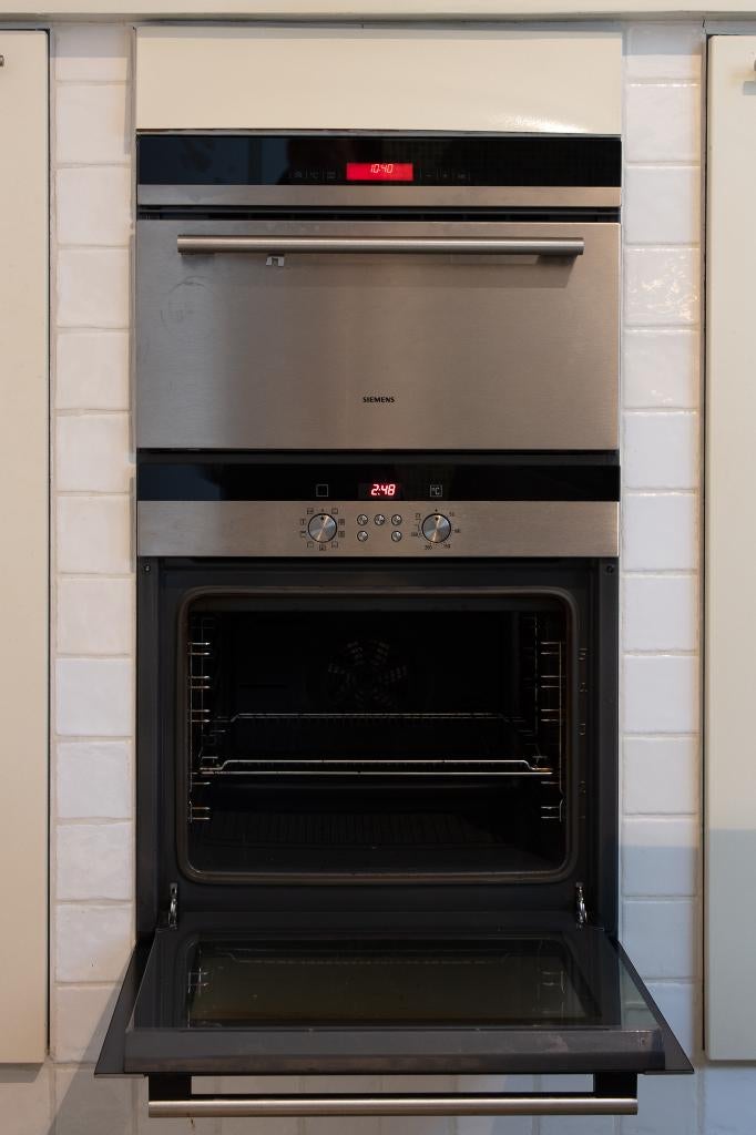 (nr.526) 5 Siemens huishoudapp. 2 ovens, 2 koelk. 1 vriezer, Gebruikt, Hete lucht, Oven met grill, Inbouw