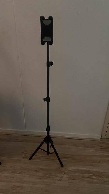 Iphone en tablet houder/statief - Zo goed als nieuw beschikbaar voor biedingen