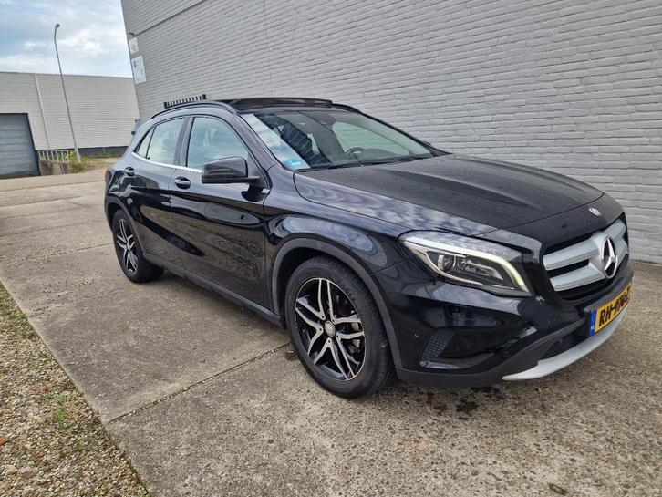 Mercedes-Benz GLA 2.2 CDI Gla220 AUT Zwart, Auto's, Mercedes-Benz, Bedrijf, GLA, ABS, Achteruitrijcamera, Adaptieve lichten, Adaptive Cruise Control