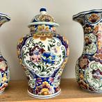 Kaststel trompetvaas bloemen Boch polychrome, Antiek en Kunst, Ophalen of Verzenden