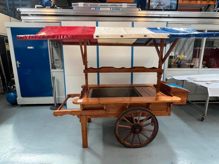 Te koop "Nieuwe" haringkar met koeling en klein op te bergen, Hobby en Vrije tijd, Feestartikelen | Verhuur, Zo goed als nieuw