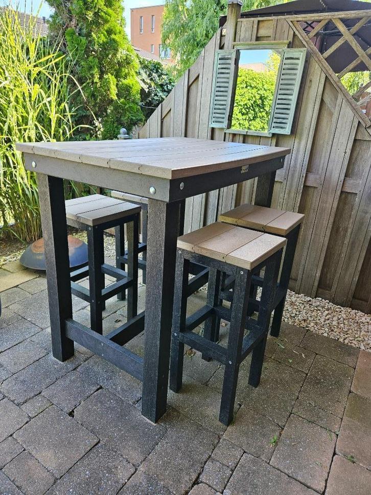 Robuuste massief recycled kunststof bartafel, Huis en Inrichting, Tafels | Statafels, Zo goed als nieuw, Ophalen