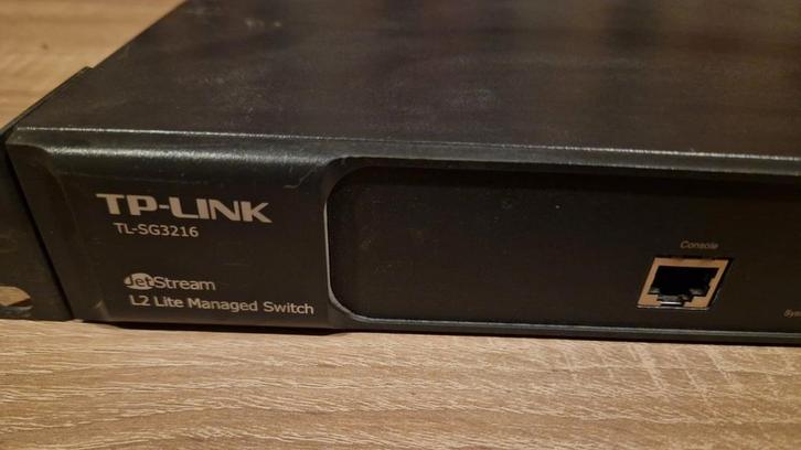 2 TP-Link SG3216 Managed Switch., Computers en Software, Netwerk switches, Gebruikt, Ophalen of Verzenden