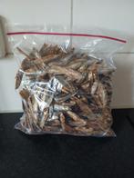 600 gram gedroogde visjes, Ophalen