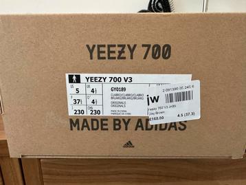 YEEZY 700 V3 - Maat 37 1/3 - Nieuw in doos beschikbaar voor biedingen