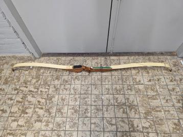 Handboog Goldfinger 66" 24LBS beschikbaar voor biedingen