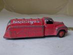 1952 Dinky Toys 440 STUDEBAKER PETROL TANKER (Rood) -J-., Ophalen of Verzenden, Gebruikt, Bus of Vrachtwagen, Dinky Toys