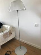Vloerlamp FLOS Romeo Moon F Philippe Starck design modern, Huis en Inrichting, Lampen | Vloerlampen, Ophalen, Zo goed als nieuw