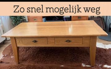 Stevig salontafel met 2 lades beschikbaar voor biedingen