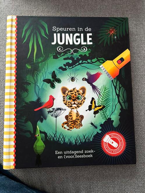 Studio Stampij - Speuren in de Jungle + kartonnen zaklamp, Boeken, Kinderboeken | Jeugd | onder 10 jaar, Gelezen, Ophalen of Verzenden