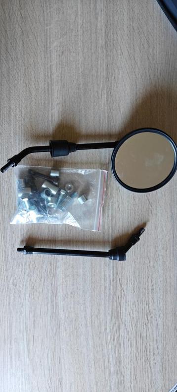 Scooterspiegel (links) + bevestiging materiaal beschikbaar voor biedingen