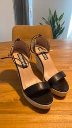 Sleehak, Zwart, Zo goed als nieuw, Sandalen of Muiltjes, Ophalen of Verzenden