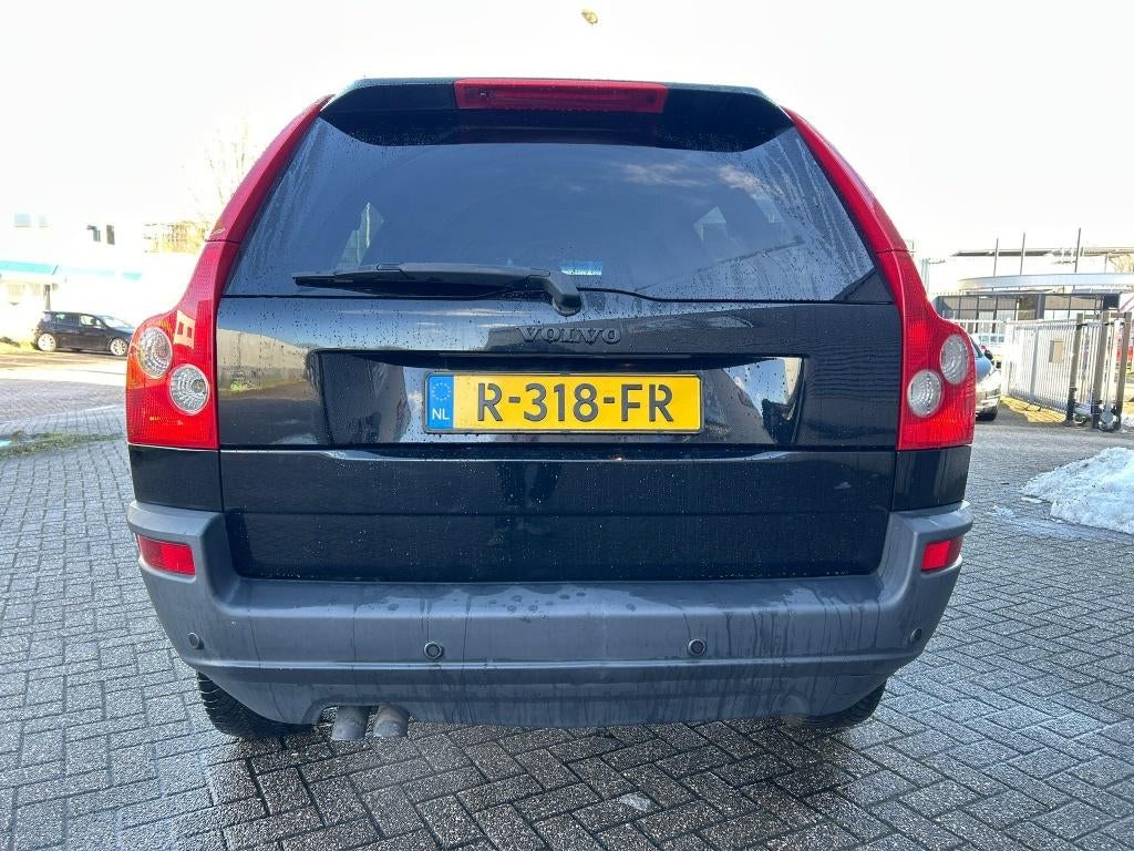 Volvo XC90 2.5 T Geartronic 2004 Zwart, Auto's, Volvo, Zwart, Stoelverwarming, Leder, Vierwielaandrijving