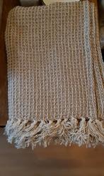 Beige Katoenen gehaakt plaid 130x180, Huis en Inrichting, Woonaccessoires | Plaids en Woondekens, Ophalen of Verzenden, Zo goed als nieuw