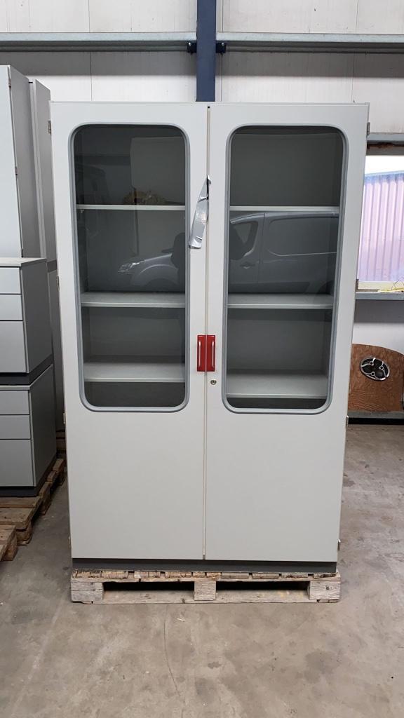 Vitrinekast met plexiglas deuren – Labonorm stijl, Huis en Inrichting, Kasten | Dressoirs, Gebruikt, 100 tot 150 cm, 50 tot 75 cm