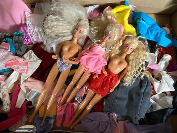 Vintage lot Barbiekleding 90 s + Barbie Skipper Mattel e.a. beschikbaar voor biedingen