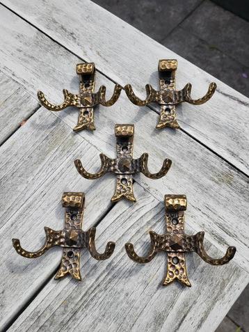 Vintage messing kapstokhaken 5 stuks  beschikbaar voor biedingen