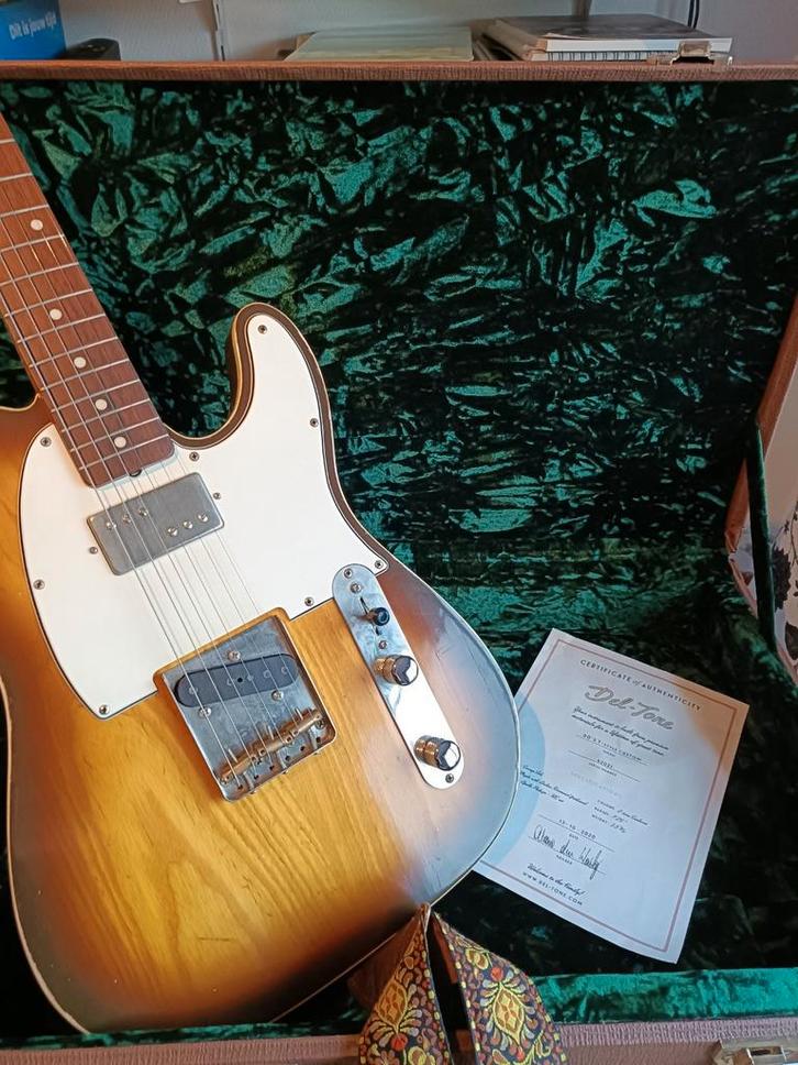 Del-Tone telecaster Custom 2 tone Sunburst., Muziek en Instrumenten, Snaarinstrumenten | Gitaren | Elektrisch, Zo goed als nieuw