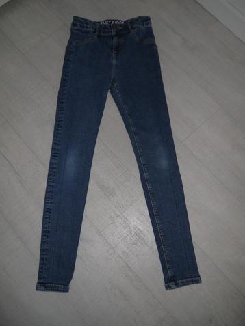 MOET WEG! Prachtige skinny spijkerbroek Blue Ridge mt 152 (1 beschikbaar voor biedingen