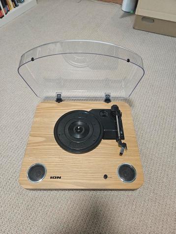 Ion Stereo LP Platenspeler met Speakers beschikbaar voor biedingen