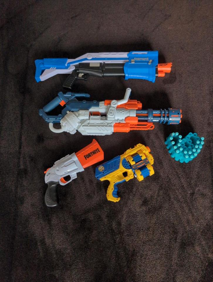 Nerf Guns Collectie- MOET NU WEG!-, Kinderen en Baby's, Speelgoed | Buiten | Actiespeelgoed, Zo goed als nieuw, Ophalen of Verzenden