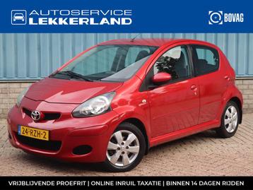 Toyota Aygo 5-deurs Aspiration Red Navigator 1.0 12v 68pk |  beschikbaar voor biedingen