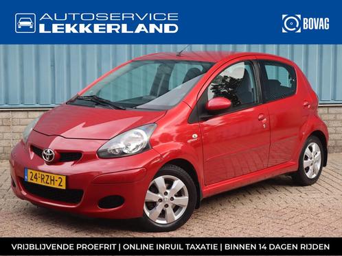 Toyota Aygo 5-deurs Aspiration Red Navigator 1.0 12v 68pk |, Auto's, Toyota, Te koop, Aygo, ABS, Airbags, Airconditioning, Alarm