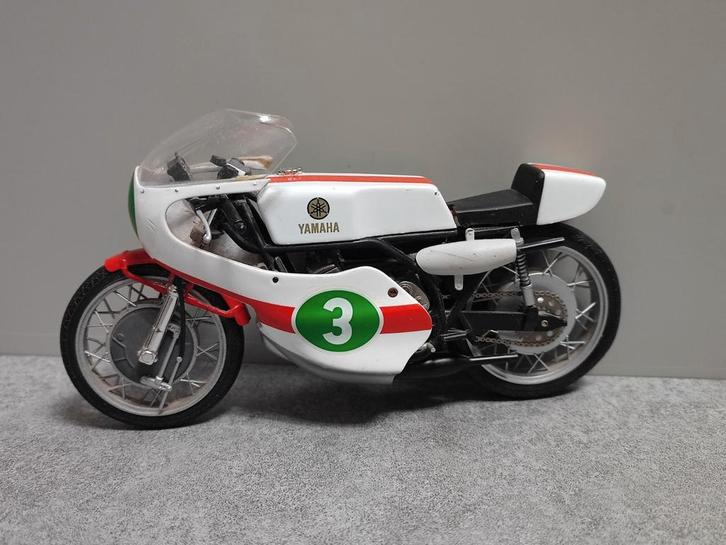 Yamaha RD05 250cc - Phil Read, Hobby en Vrije tijd, Modelauto's | 1:5 tot 1:12, Gebruikt, Auto, Ophalen of Verzenden