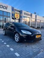 Ford Focus ST 2.0 Ecoboost Wagon 2014 Zwart 278PK, Stoelverwarming, 74 €/maand, Zwart, 4 cilinders