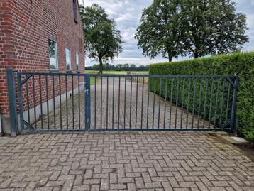 Te koop, poort gegalvaniseerd groen beschikbaar voor biedingen