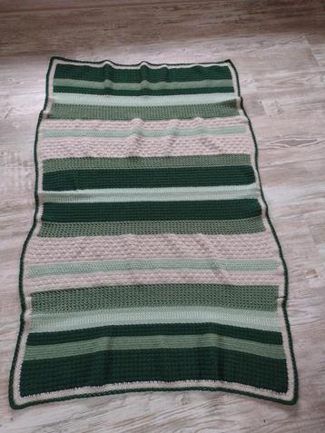 Groene Gehaakte Deken 2.00 bij 1.30 beschikbaar voor biedingen