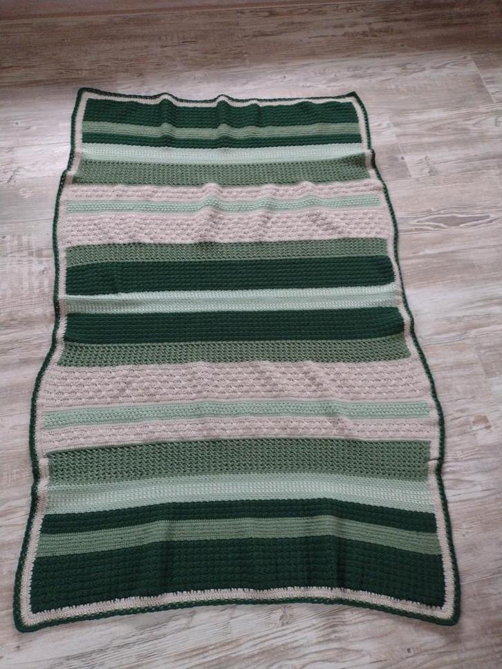 Groene Gehaakte Deken 2.00 bij 1.30, Huis en Inrichting, Stoffering | Tapijten en Kleden, Zo goed als nieuw, 100 tot 150 cm, 150 tot 200 cm