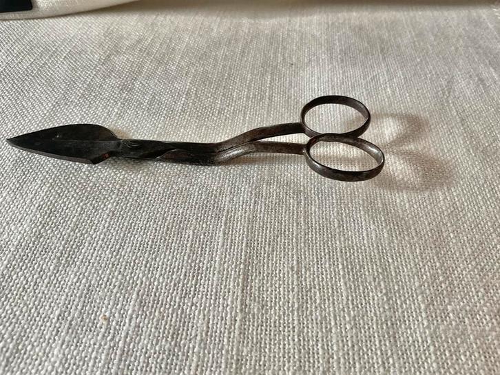 Zeer oud handgsmeed schaartje, Antiek en Kunst, Antiek | Gereedschap en Instrumenten, Ophalen of Verzenden