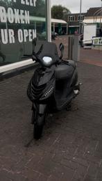 Piaggio Zip 4T, Te ruil tegen 2 takt of vespa, Fietsen en Brommers, Scooters | Piaggio, Ophalen, Maximaal 45 km/u, Zip, Zo goed als nieuw
