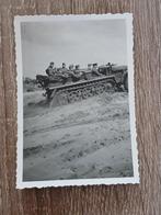 Foto van een Demag Halbkette 1ton Zugmaschine., Ophalen of Verzenden, Landmacht, Duitsland, Foto of Poster