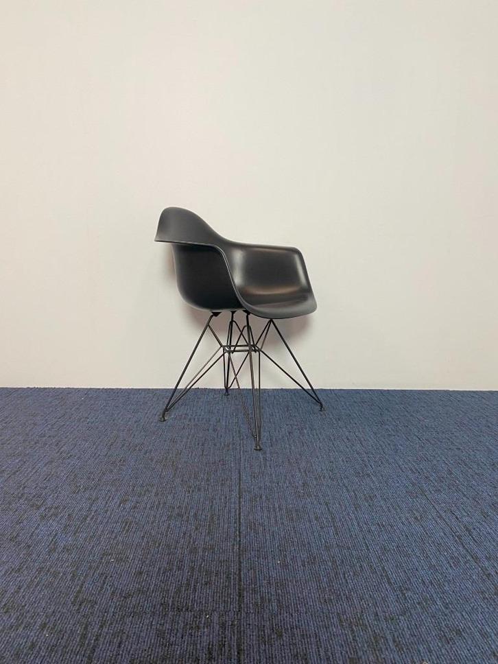 Vergaderstoel Vitra Eames DAR - zwart/zwart, Huis en Inrichting, Stoelen, Gebruikt, Eén, Kunststof, Metaal, Zwart, Ophalen