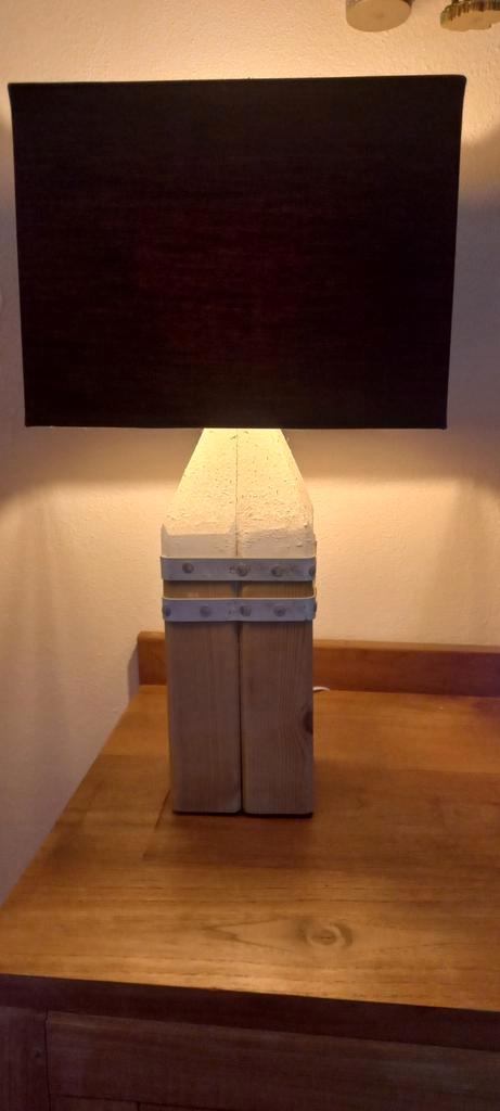 Houten Tafellamp met Zwarte Kap, Huis en Inrichting, Lampen | Vloerlampen, Gebruikt, Minder dan 100 cm, Hout, Stof, Ophalen