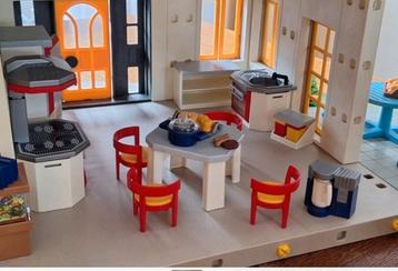 NIEUWE PLAYMOBIL KEUKEN NR 4283 COMPLEET

 beschikbaar voor biedingen