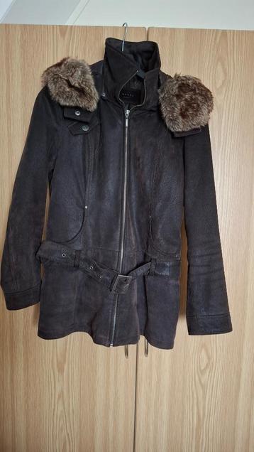 suede winterjas beschikbaar voor biedingen