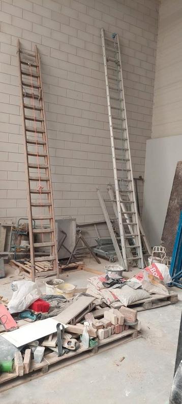 Twee Schuifladders: Hout & Aluminium beschikbaar voor biedingen