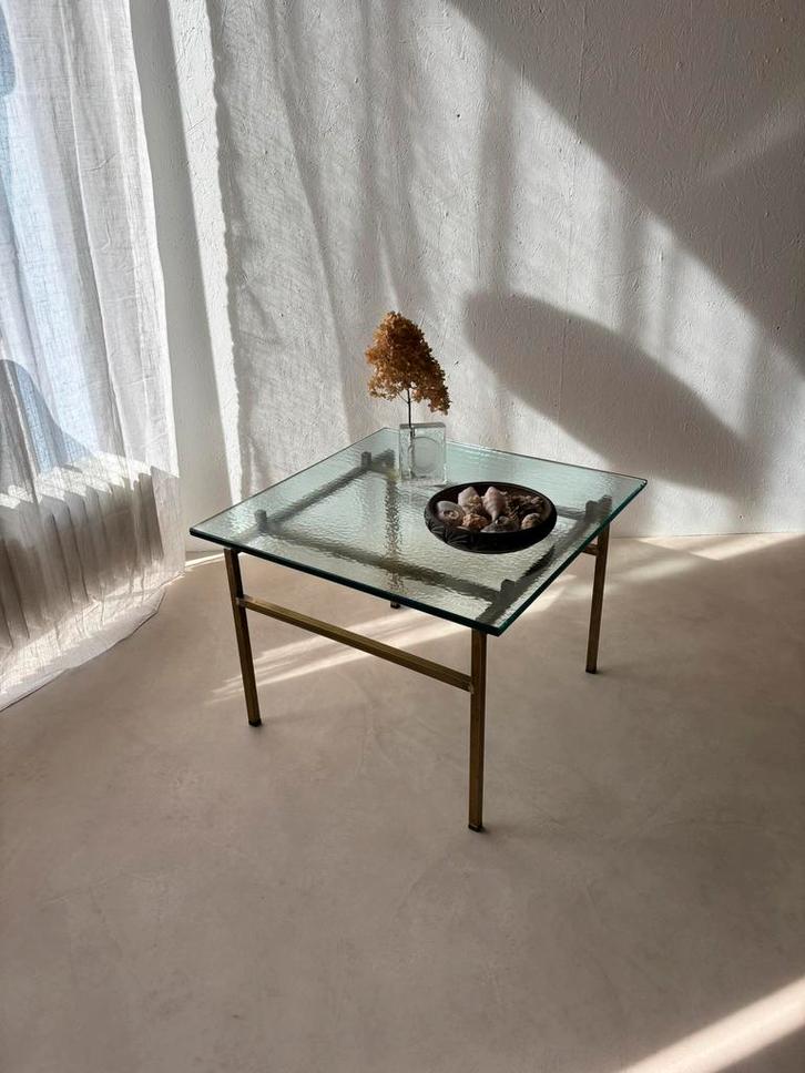 Zweedse messing salontafel met gemarmerd glazen blad 60s, Antiek en Kunst, Antiek | Meubels | Tafels, Ophalen of Verzenden