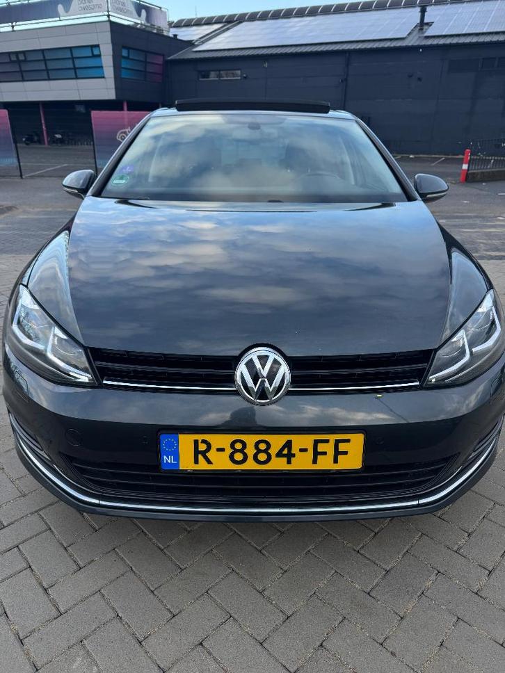 Volkswagen Golf 1.2 TSI 63KW 5D 2016 Zwart top staat, Auto's, Volkswagen, Particulier, Golf, Achteruitrijcamera, Adaptieve lichten