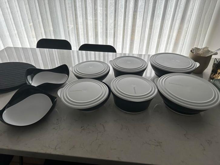 Tupperware Servalier Set - Zwart/Wit, Huis en Inrichting, Keuken | Tupperware, Zo goed als nieuw, Schaal, Wit, Ophalen of Verzenden