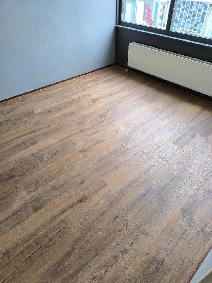 Vakman voor laminaat leggen – kwaliteit gegarandeerd!, Huis en Inrichting, Stoffering | Vloerbedekking, Nieuw, Laminaat, 75 m² of meer