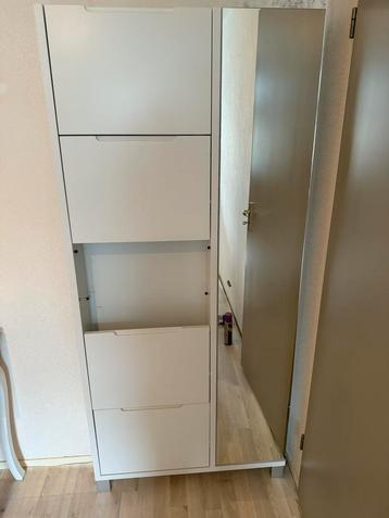 GRATIS OPHALEN Handige schoenenkast met spiegel beschikbaar voor biedingen