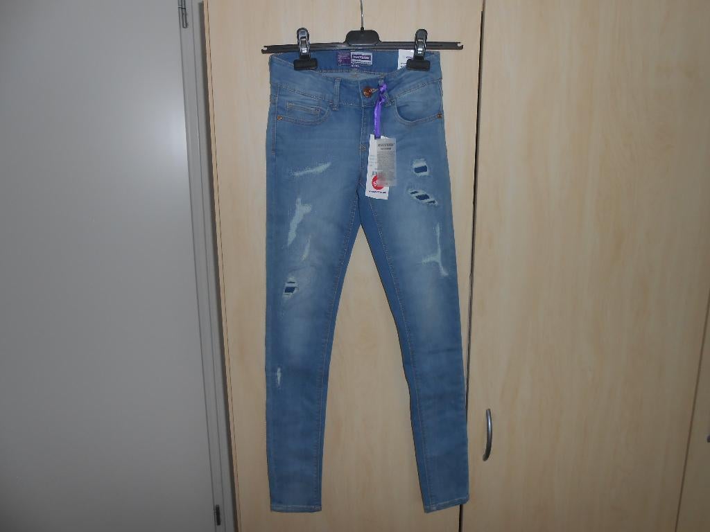 Nieuwe superskinny jeans maat 146 van Raizzed, Broek, Meisje, Nieuw, Ophalen of Verzenden