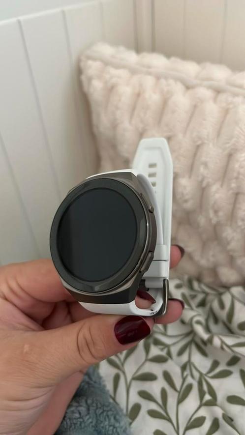 Huawei smartwatch, Sieraden, Tassen en Uiterlijk, Smartwatches, Gebruikt, Android, Wit, Afstand, Calorieverbanding, Conditie, GPS